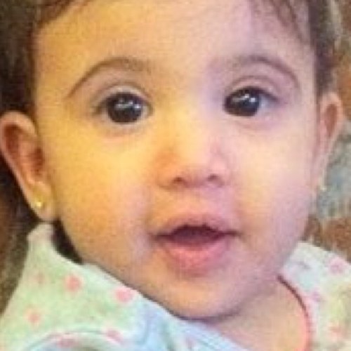 University student interested in cooking.
طالبة جامعية مهتمة بالطباخ.