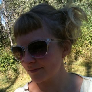 I'm a small town chic, a momma, dairy farmer, volunteer, gardener and I love it!