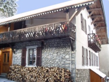 Catered winter and summer alpine activity holidays in the heart of the Portes du Soleil.