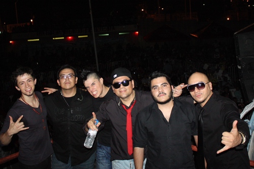 BANDA OFICIAL DE LOS SHOWS EN VIVO DE @ErnestoChavana