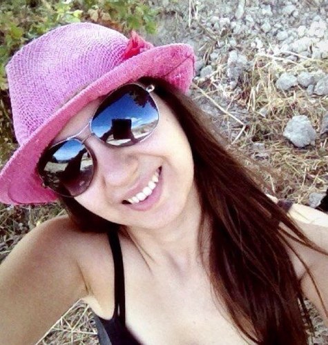 Mi occupo di Media Education, amo suonare, sono poliedrica e mancina e scrivo speculare, adoro la tecnologia.♬♪♫♬♥