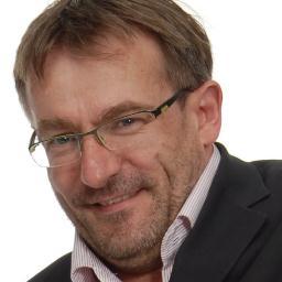Started as an activist in the eighties, I focus now on innovation, learning and change in organisations and society.