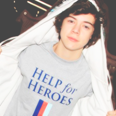 fui hackeada, mas a @whoziam recuperou, agora to no @butszayn ;)