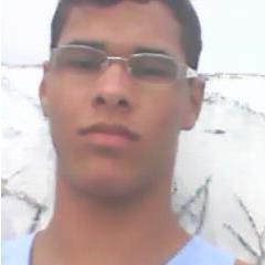 só amigo?de quem e meu amigo, sou carinhoso? com quem e comigo,sou feliz?sim sou chato?tb, tenho defeitos? sim,icomo ...
