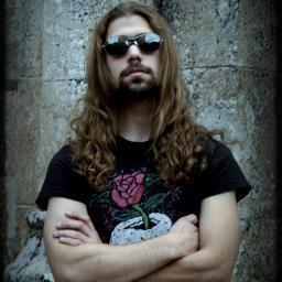 Guitarra solista de @arcanimametal
Adicto a la música, entusiasta de la electrónica, y arregla-todo si es menester.
