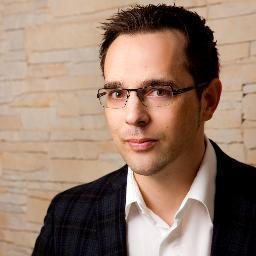 Head of SEO bei AnalyticaA - Dirk Schiff ist SEO EXPERTE & Buchautor im Bereich Online Marketing
In SEO & Online Marketing Agentur Dirk Schiff