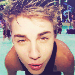 Justin Bieber ❤ carlyraejepsen follows ❤