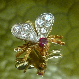 ChicagoGirlVint's profile picture. Hi, I am a Chicago based collector of jewelry and all things interesting and vintage.  I ended up in Chicago while pursuing a degree in fine arts at SAIC.