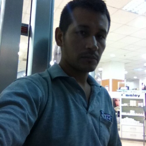 santosenisrael's profile picture. 