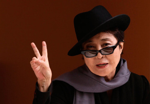 LikeYokoOno's profile picture. Pretty girls are insane. More of it shows in magazines. Swoon on them.