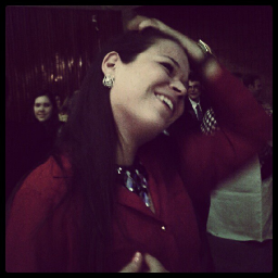'Se for embora, leve um sorriso meu..' ;)