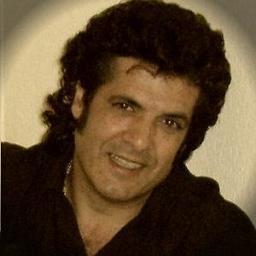Músico, Compositor, Intérprete. Fusión AfroLatina.
Ante Cualquier Adversidad. Vive IntensaMente. Nunca Dejes de Soñar, de Amar, Sin Límites, Hasta el Cansancio.