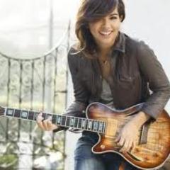 Guitar!! Love my friends :) Lemonade Mouth is my live ;)