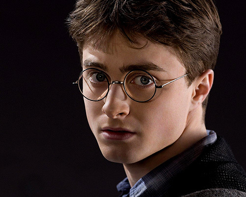 Head Auror. Defeated Lord Voldemort. In love with Ginny Weasley. My son's are Albus and James. I also have a daughter Lily. (RP) //Sam.