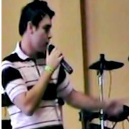 Henrique Ebling tem 19 anos, é cantor de Sertanejo Universitário do Estado do Rio Grande do Sul. Vem conquistando fãs por onde passa, confira o seu trabalho.