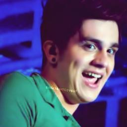 - Não importa as barreiras, por voce eu ultrasso os limites !  Luan Rafael ♥ , 
Luan Seguiu : 10/11/11 .  
Dono: @TeTMeuVicio Vice: @FCMyLifeLuanR