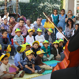 Desde 1996 asombrando a mamás, papás, alumnos y maestr@s con música clásica presentada didácticamente en las escuelas y colegios de México.