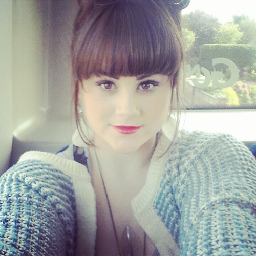 shannoncarole_x's profile picture. fuck life and everyone in it because YOLO