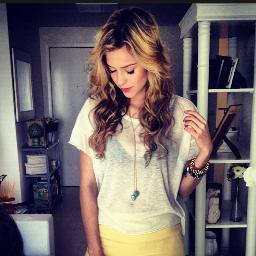 A maravilha que começo com Malhação é entro na minha vida assim do nada é está em Rebelde é continua em minha vida te amo @sophiaabrahao ..♥ (since : 03/07/12.)