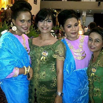 Baju Adat Flores Ntt Contoh Baju Adat Baju Adat Flores Ntt Contoh Baju Adat