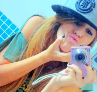Amo voleii,adoro saiir com os amiigos...
?_?