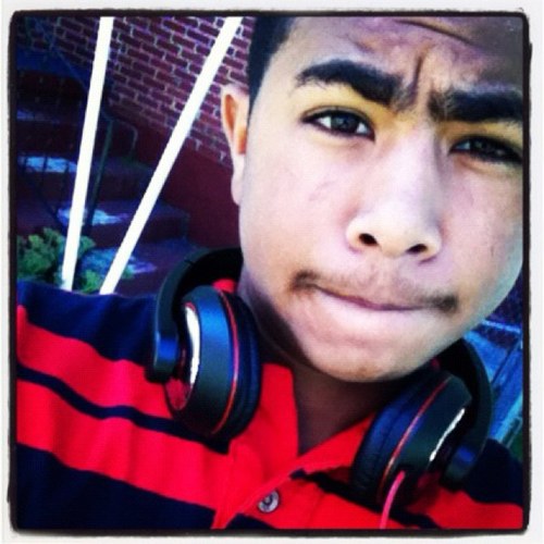 YOU READING IM CHILL ANN CKOOL PEOPLE SO FOLLOW ME ANN ILL SHOW YOU -@MaalikMallory