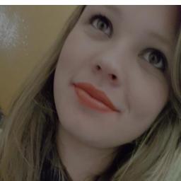 Enquanto algumas
pessoas fazem de tudo
para se tornarem marcantes,
eu hajo naturalmente e me torno
inesquecível !