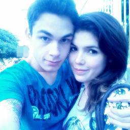 O brilho do teu olhar, me faz fechar os olhos e sonhar, e um futuro que vamos ser só nós. MEU AMOR É TEU, minha claudia - @heyhihell0_