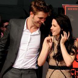 Robsten is Unbroken. Fuck everyone and be healthy. Had 2 BU. I want to have his babies. The ring. The Necklace. The Bracelet. They are unbreakable, Nonstens.✌❤