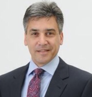 Cosmetic and Family Dentist with a focus on Dental Implants.