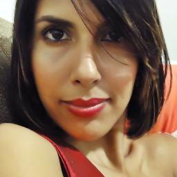 Brasileira por natureza.
Flamenguista por opção.
Adoradora por excelência.
Graduanda em Serviço Social,
Apaixonada pelo Senhor,
Dono do meu coração.