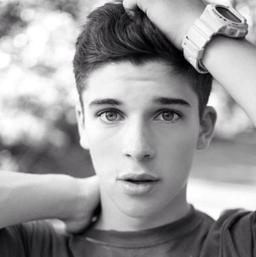 hi im taylor.