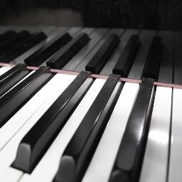 http://t.co/nchjPdQi8M is a blog all about learning to play the piano. Visit us today to learn piano notes, piano scales, how to play piano chords and more!