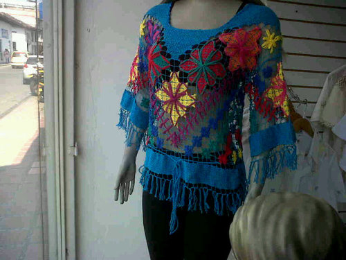 Venta  de ropa bordada de cartago.