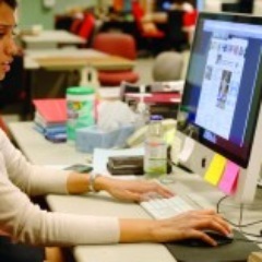 J'habite Paris, j'ai 28 ans je suis chroniqueuse politique pour un grand site web féminin. Passionnée de vie et de politique
