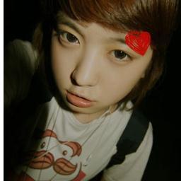 mimie ,15teen ,malaysia :)) follow me..i'll follow you back xD.
100% kpop lover