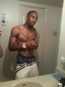 JaylenKhole's profile picture. name: JAYLE KHOLE..im from CALI..IM 21 im new to this twitter shit..All i can say is follow me and i'll fosho follow back