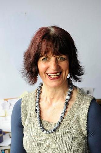 Shan__Rees's profile picture. I work with women 50 plus who want to develop deep confidence and sparkling self-esteem to sound their note and become visible in the world # Women's Confidence