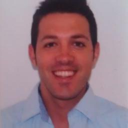 Máster de Dirección de Empresas del Deporte.Licenciado en Ciencias de la Actividad Física y el Deporte, y futuro Osteópata.