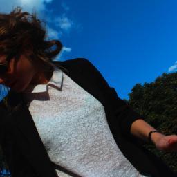 RaphaelleVino's profile picture. I've been sitting here for two and a half hours, and I still don't know why. It's like being in the cast of a Fellini's film -travaille à @TF1 - ex @MasterD2A -