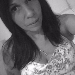 Fala sério! Como vou resumir minha aqui no #tt , quem se descreve se #limita  '-'