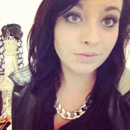 this quicksand, it pulls me under
                      ⚓