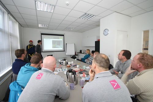 Wij zijn gespecialiseerd in IPAF hoogwerker opleidingen. Bij ons in Leimuiden of op locatie.