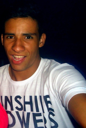 Para ter sucesso neste mundo não basta ser estúpido, é preciso também ter boas maneiras. Face http://t.co/XX5fplnmiM