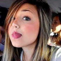 Biografia?
Não importα o quє єu diigα,
Você irα vαlorizαr pєlo quє vê,
julgαr pєlo quє ouviu
e opinαr pєlo quє conhєcєu.