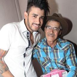 Fan ARGENTINA  de @Gusttavo_Lima , lo amo con todo mi corazon ....1/05/12 @ARGusttavetes/ Seguida pelos @FrontJr @WilianeMarcelo @PedroHEdgar_BH