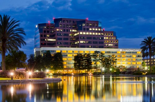 The DoubleTree Club by Hilton OC Airport is located lakeside in OC's Hutton Centre Business district & 1 mi from John Wayne Airport