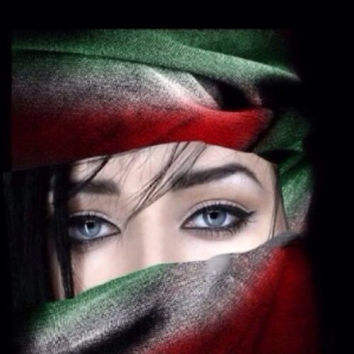 لست مميزهہ .. بل أناا مختلفهہَ بشگل ﻣﺣير وگفى ...