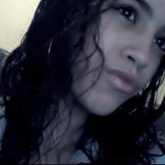 Quando me sinto só te faço mais presente.....
Quando eu fecho os olhos eu enxergo a gente.....
