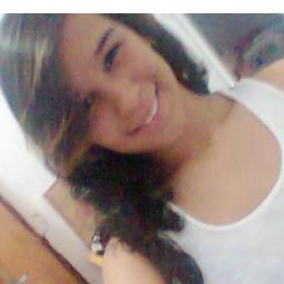 × A @willianepontes_ e a @RaaFernnandes sao minhas BFF , a @AndreiaIsabele_ é minha mlk chata ;p